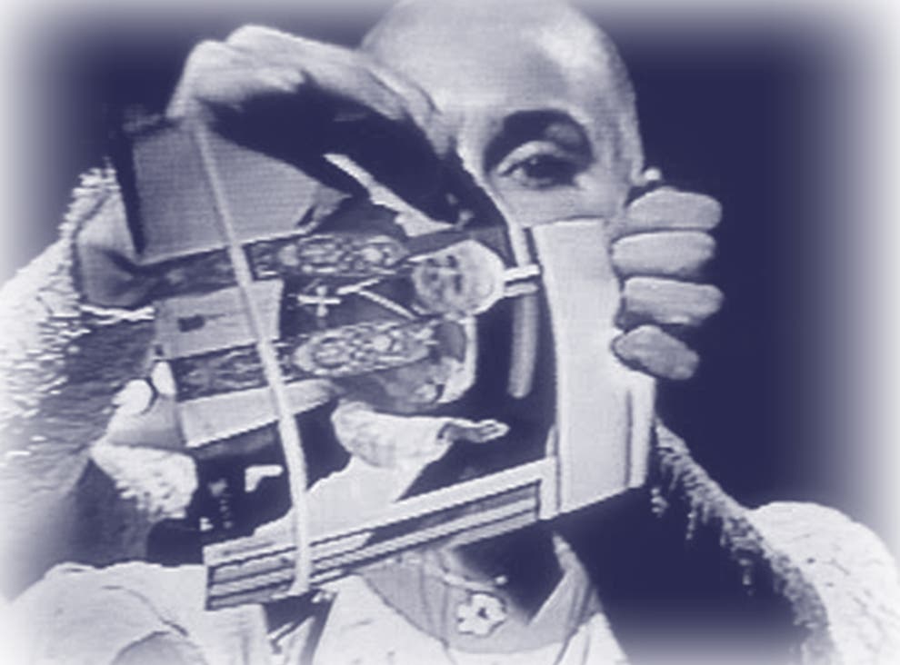 The day Sinead O’Connor tore up a photo of the Pope on Saturday Night Live The Independent The day Sinead O’Connor tore up a photo of the Pope on Saturday Night Live The Independent